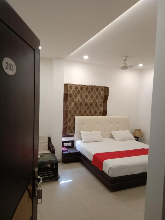 Riya Palace Agra  Buitenkant foto