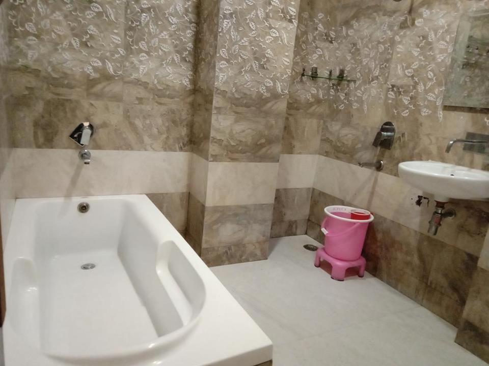 Riya Palace Agra  Buitenkant foto