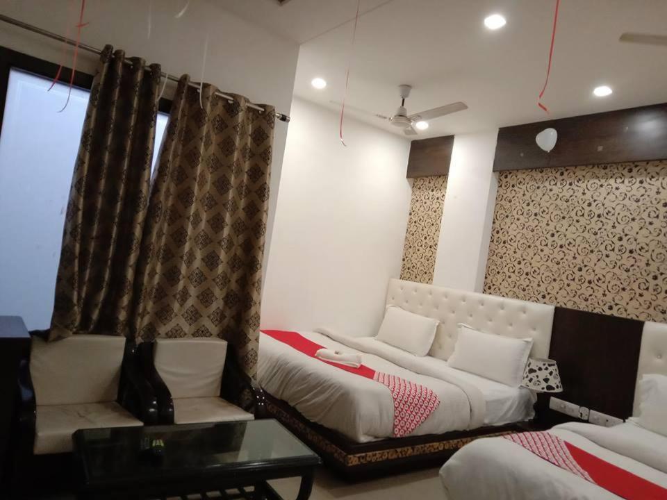 Riya Palace Agra  Buitenkant foto