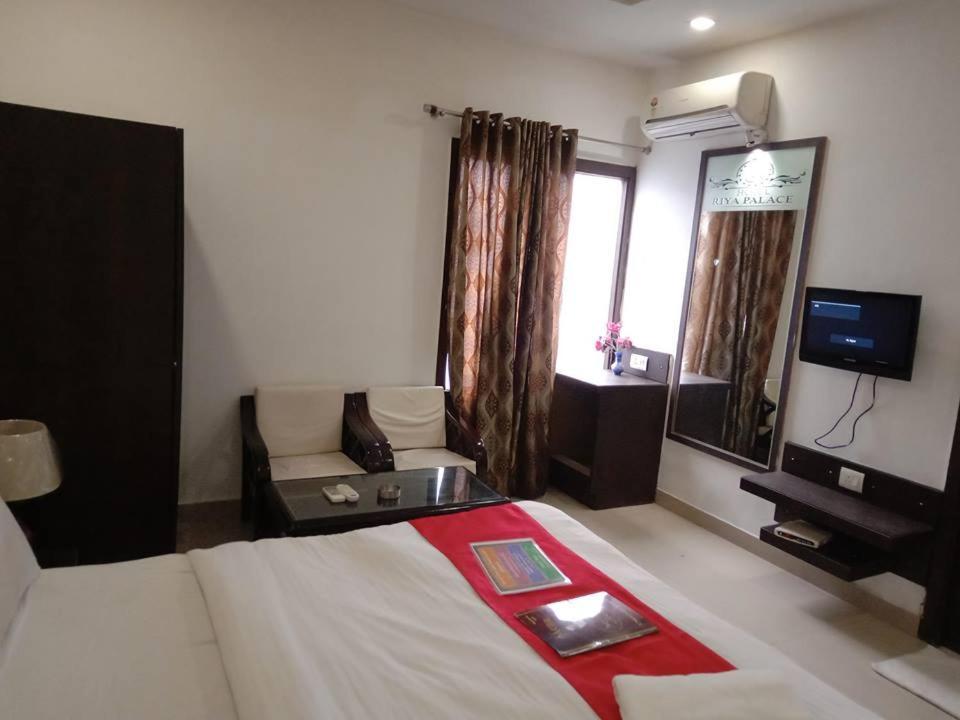 Riya Palace Agra  Buitenkant foto